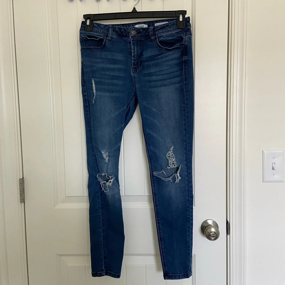 EUC‎ | Kensie Jeans women’s effortless ankle mid rise ripped medium wash jeans